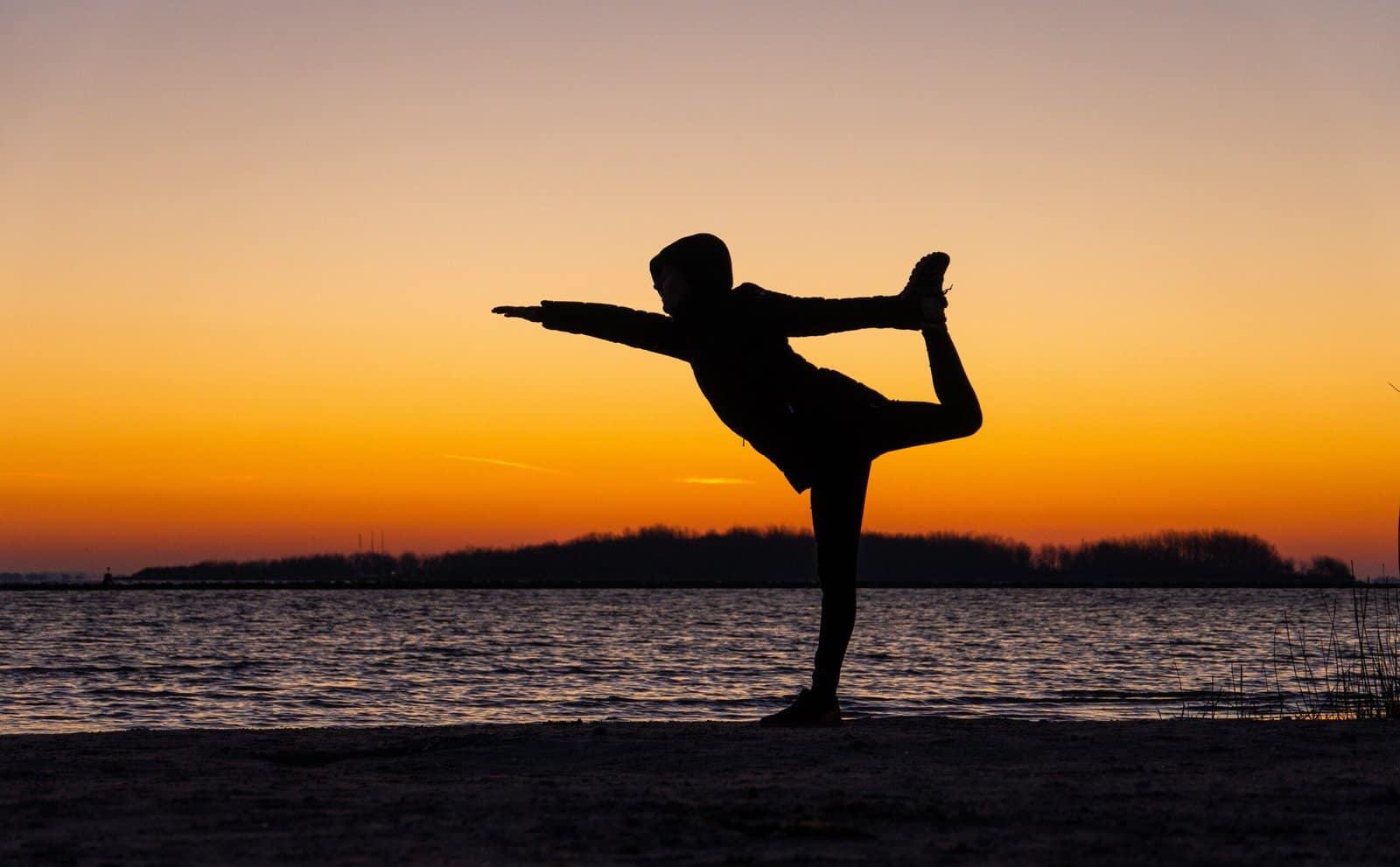 Yoga Pose In Port Zélande