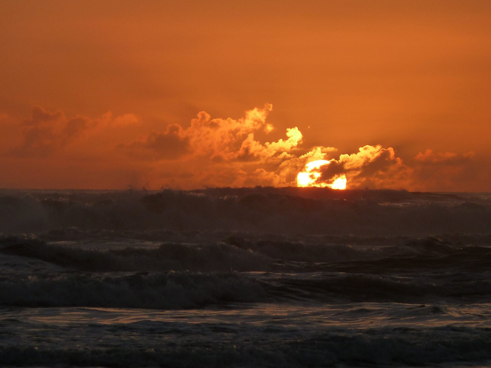 167 The Sun Goes Down - KareKare Beach New Zealand